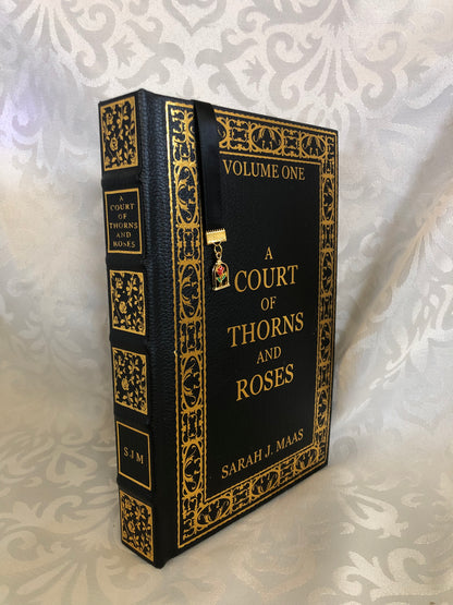 A Court of Thorns and Roses - Leatherbound